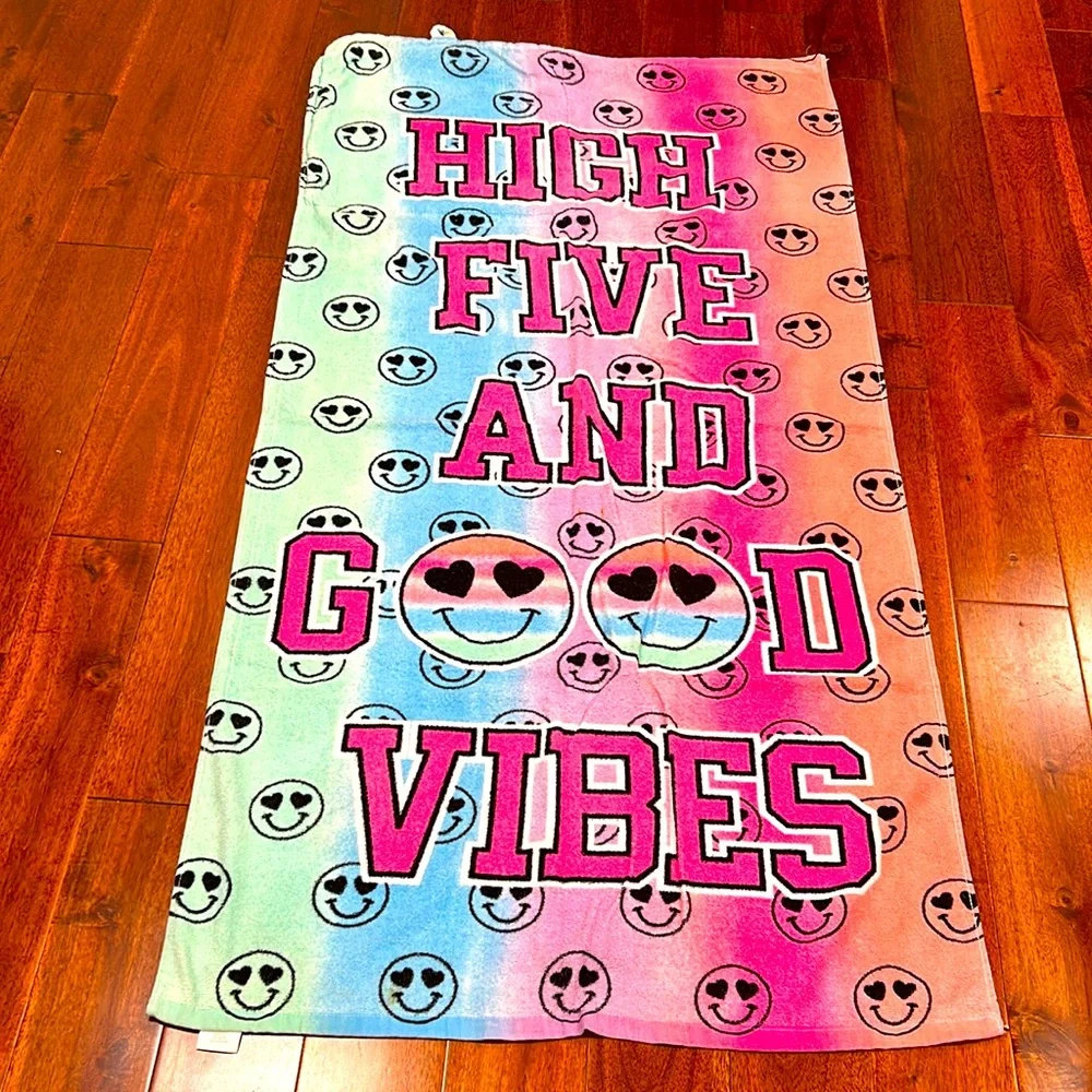 100% cotton “Good Vibes” backpack towel